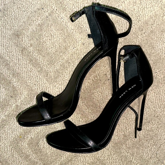 Sleek Blk Sandal - 8UK/42 EU (fits like US10) - Picture 2 of 6